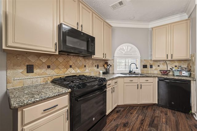 919 Tyler Run, Sugar Land, TX 77479