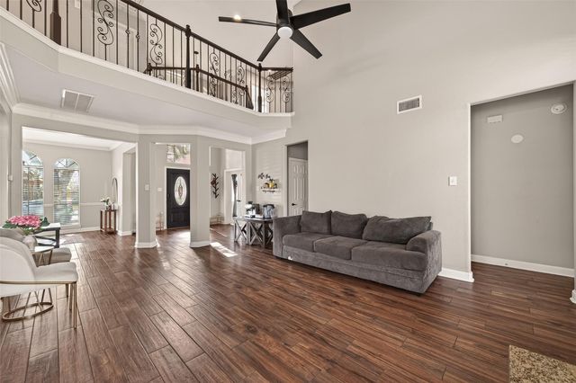 919 Tyler Run, Sugar Land, TX 77479