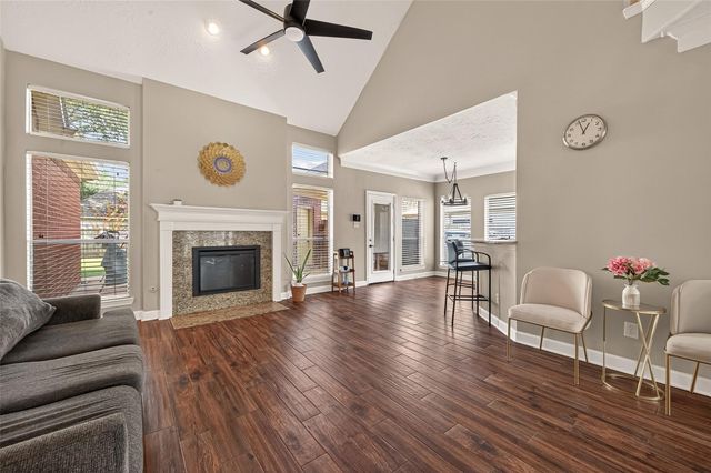 919 Tyler Run, Sugar Land, TX 77479