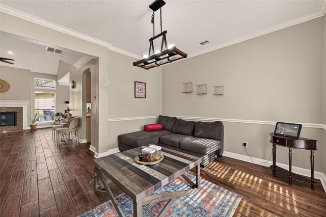 919 Tyler Run, Sugar Land, TX 77479