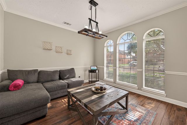 919 Tyler Run, Sugar Land, TX 77479