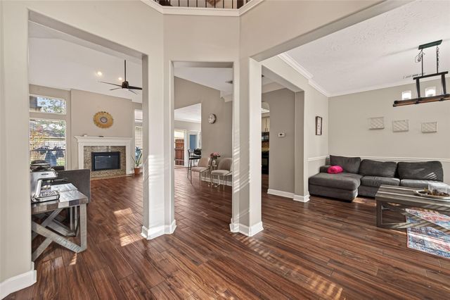 919 Tyler Run, Sugar Land, TX 77479