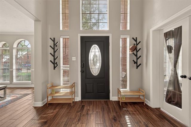 919 Tyler Run, Sugar Land, TX 77479