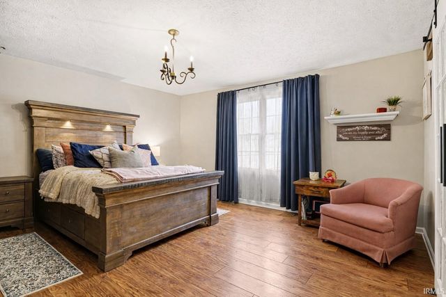 1809 Elizabethan Court, South Bend, IN 46614