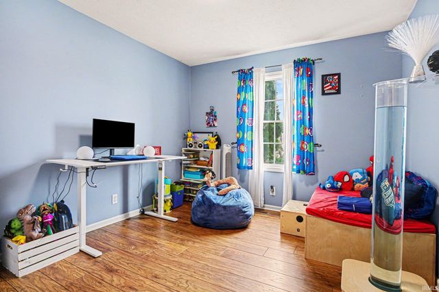 1809 Elizabethan Court, South Bend, IN 46614