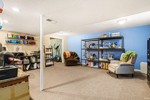 1809 Elizabethan Court, South Bend, IN 46614