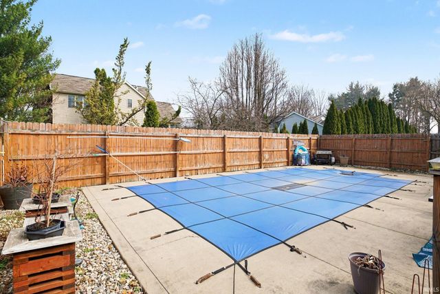 1809 Elizabethan Court, South Bend, IN 46614