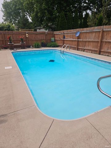 1809 Elizabethan Court, South Bend, IN 46614