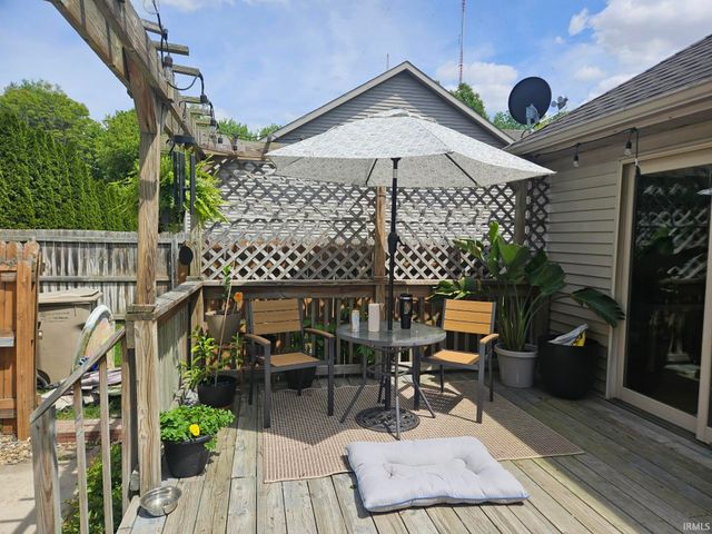 1809 Elizabethan Court, South Bend, IN 46614