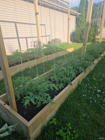 1809 Elizabethan Court, South Bend, IN 46614