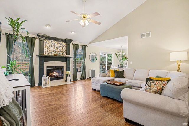 1809 Elizabethan Court, South Bend, IN 46614