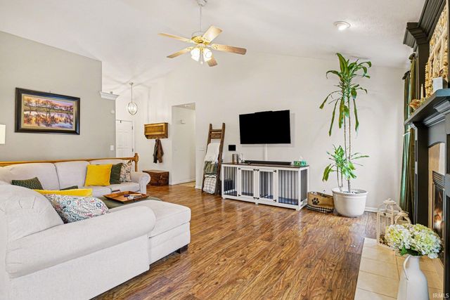 1809 Elizabethan Court, South Bend, IN 46614