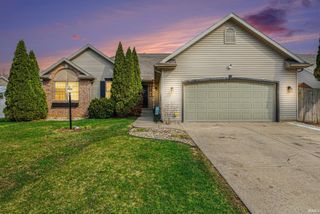 1809 Elizabethan Court, South Bend, IN 46614