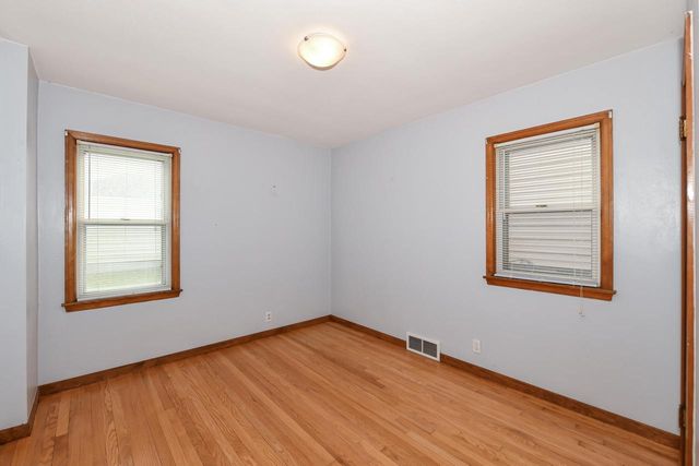 3945 E Layton AVENUE, Cudahy, WI 53110