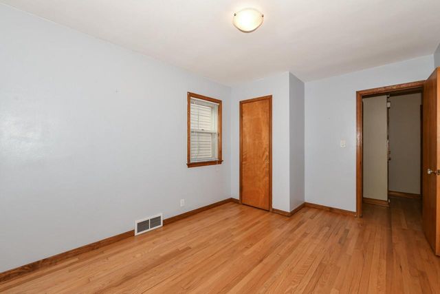 3945 E Layton AVENUE, Cudahy, WI 53110