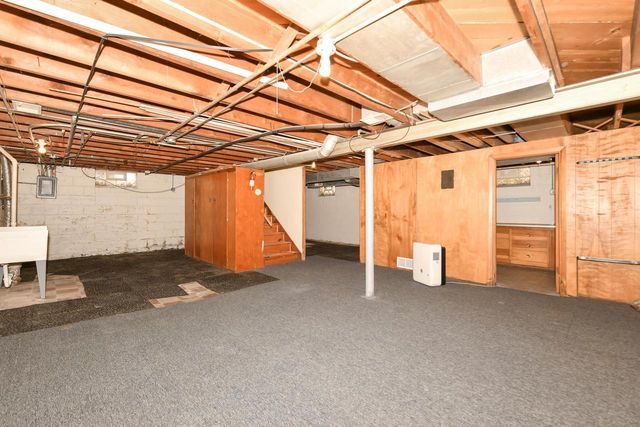 3945 E Layton AVENUE, Cudahy, WI 53110