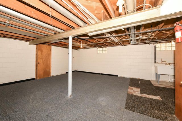 3945 E Layton AVENUE, Cudahy, WI 53110