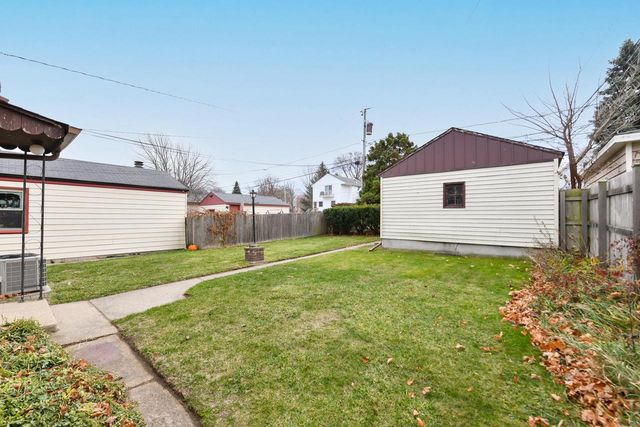 3945 E Layton AVENUE, Cudahy, WI 53110