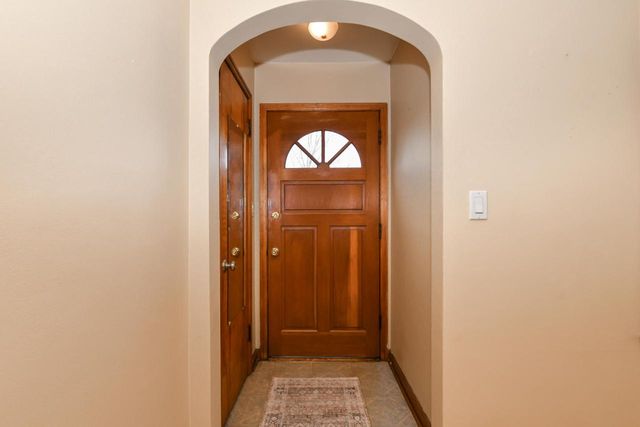 3945 E Layton AVENUE, Cudahy, WI 53110