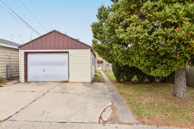 3945 E Layton AVENUE, Cudahy, WI 53110