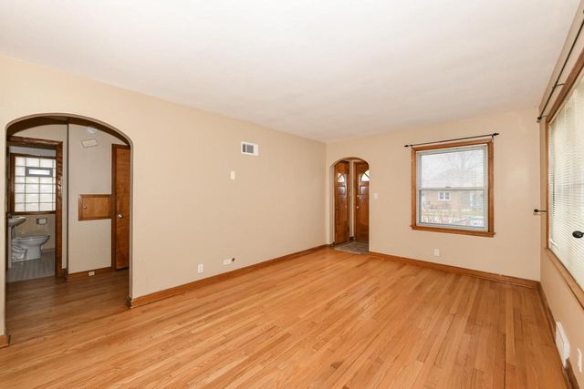 3945 E Layton AVENUE, Cudahy, WI 53110