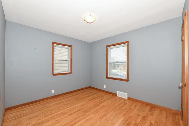 3945 E Layton AVENUE, Cudahy, WI 53110