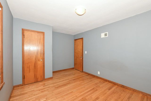 3945 E Layton AVENUE, Cudahy, WI 53110