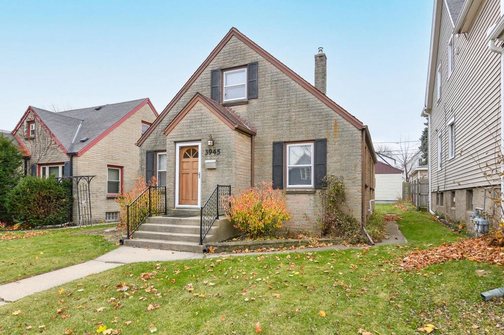 3945 E Layton AVENUE, Cudahy, WI 53110