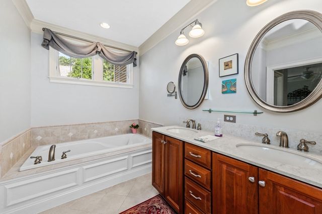 12 Mcneil Circle 12, Hopkinton, MA 01748