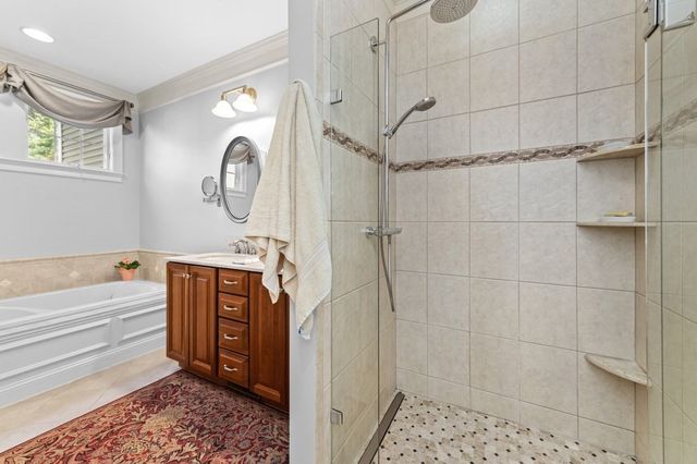 12 Mcneil Circle 12, Hopkinton, MA 01748