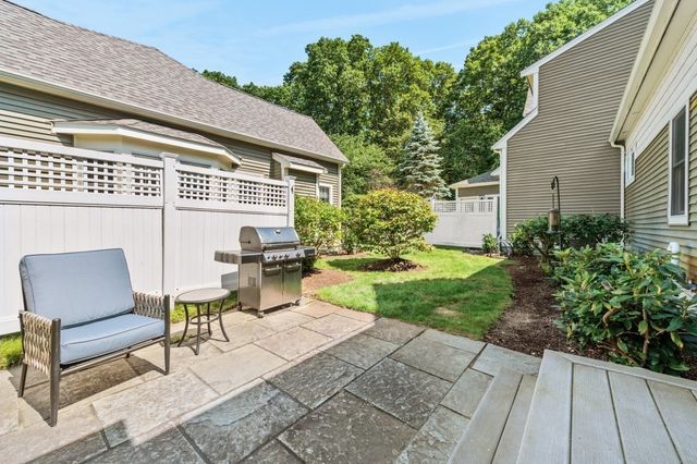 12 Mcneil Circle 12, Hopkinton, MA 01748