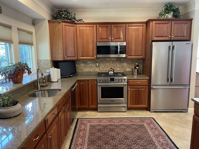 12 Mcneil Circle 12, Hopkinton, MA 01748