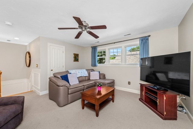12 Mcneil Circle 12, Hopkinton, MA 01748