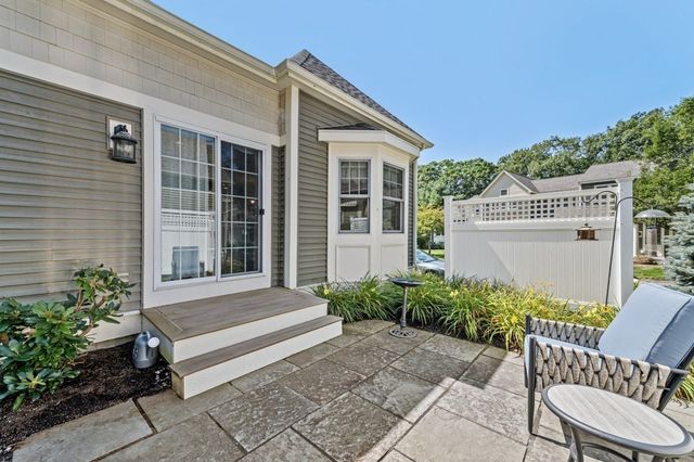 12 Mcneil Circle 12, Hopkinton, MA 01748