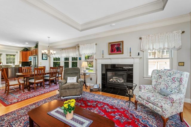 12 Mcneil Circle 12, Hopkinton, MA 01748