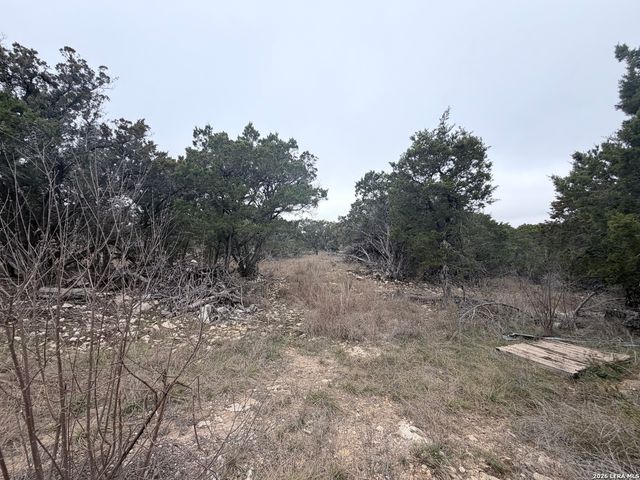 786 39th, Lakehills, TX 78063