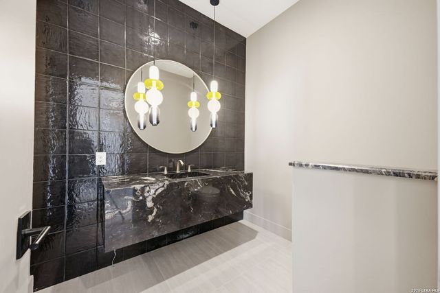 9651 LENOX HL, San Antonio, TX 78255