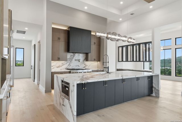 9651 LENOX HL, San Antonio, TX 78255