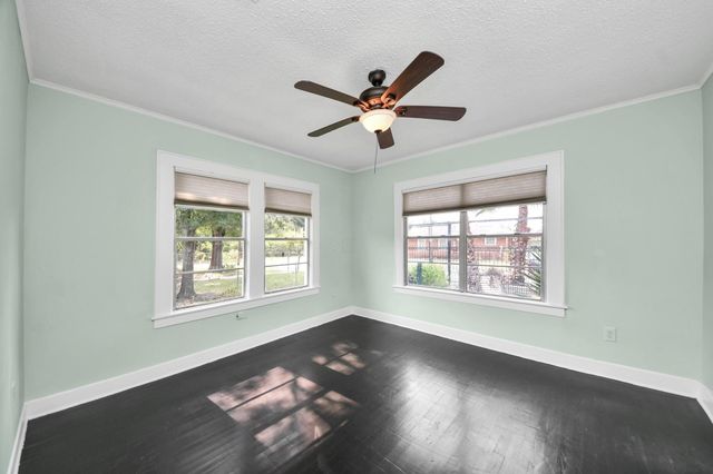 5645 Barremore Street, Houston, TX 77023
