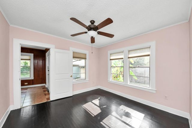 5645 Barremore Street, Houston, TX 77023