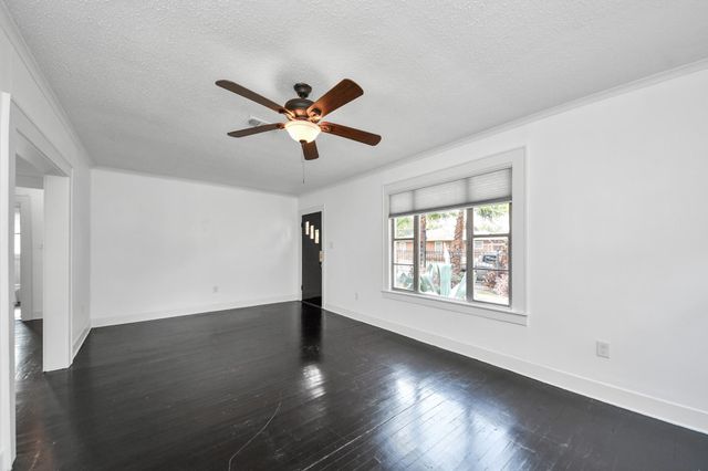 5645 Barremore Street, Houston, TX 77023