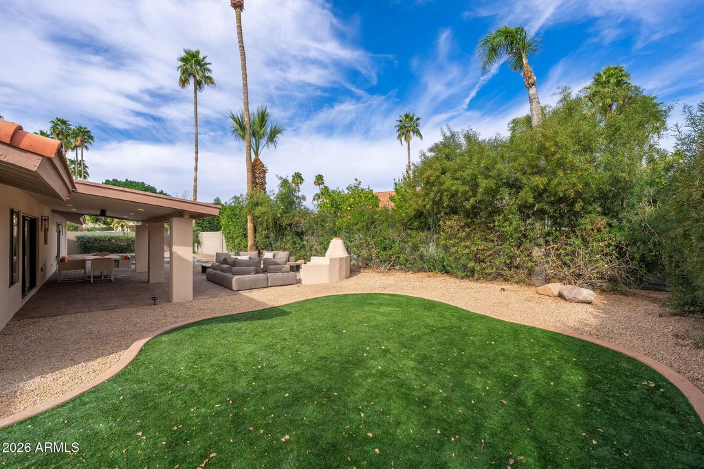 Image 10 of property listing at 9025 N 83RD Place, Scottsdale, AZ 85258