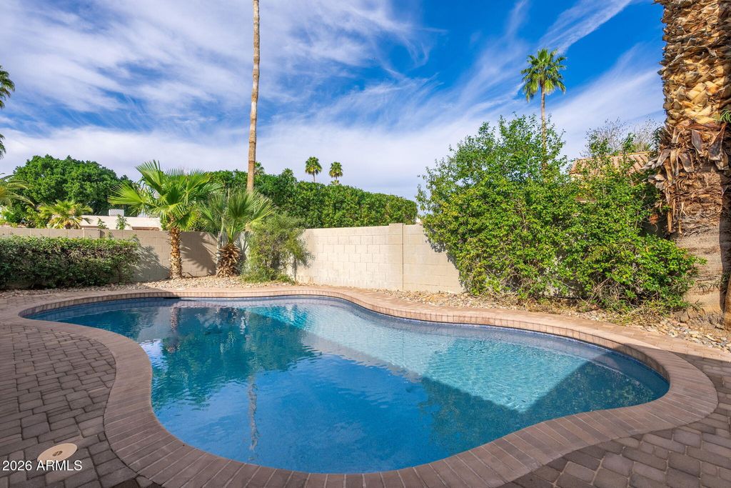 Image 12 of property listing at 9025 N 83RD Place, Scottsdale, AZ 85258