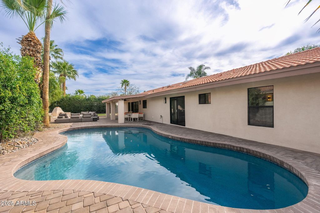 Image 13 of property listing at 9025 N 83RD Place, Scottsdale, AZ 85258