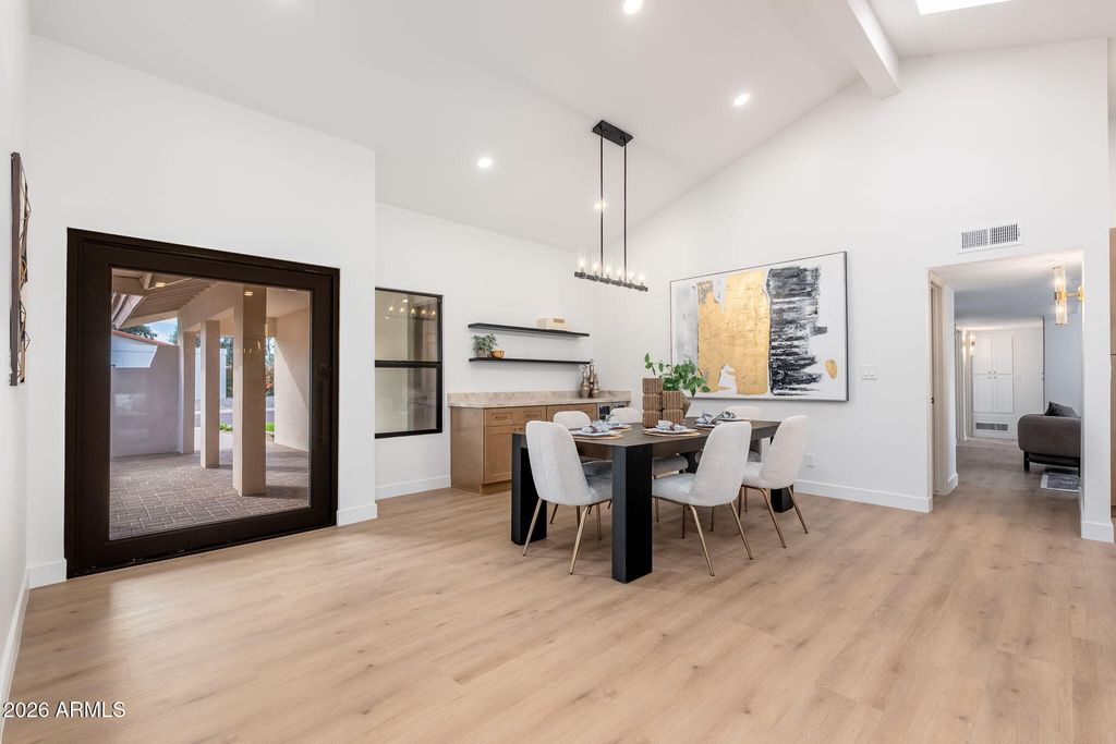 Image 15 of property listing at 9025 N 83RD Place, Scottsdale, AZ 85258