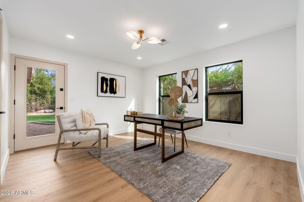 Image 27 of property listing at 9025 N 83RD Place, Scottsdale, AZ 85258