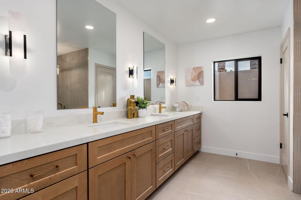 Image 28 of property listing at 9025 N 83RD Place, Scottsdale, AZ 85258