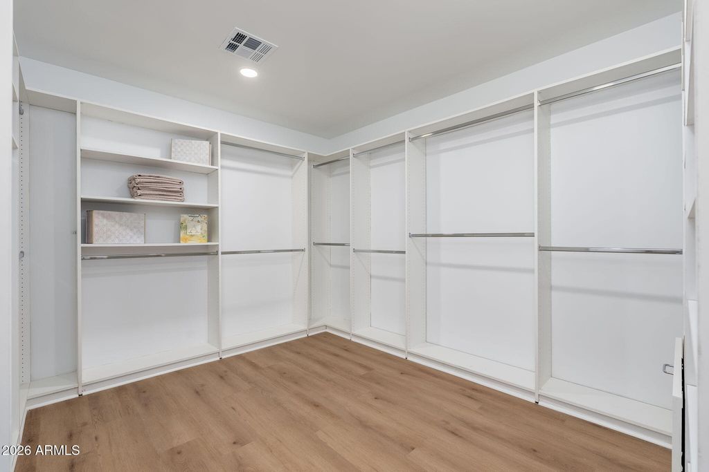 Image 31 of property listing at 9025 N 83RD Place, Scottsdale, AZ 85258