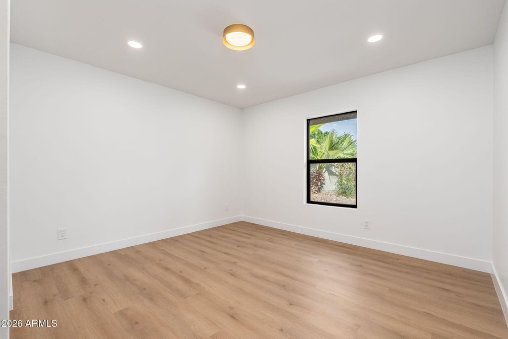 Image 37 of property listing at 9025 N 83RD Place, Scottsdale, AZ 85258