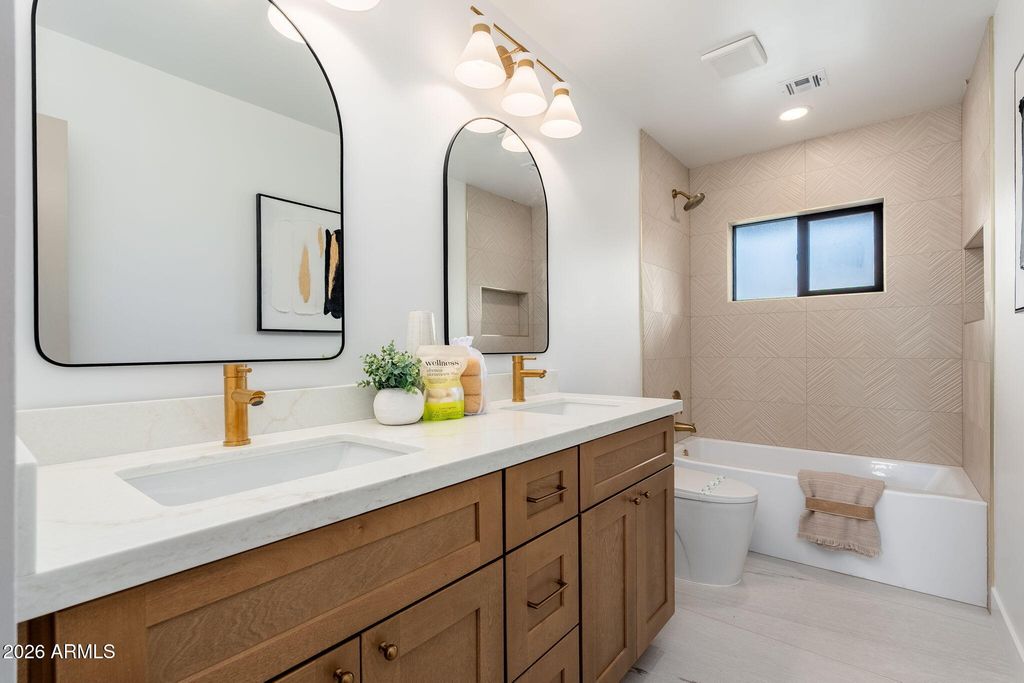 Image 39 of property listing at 9025 N 83RD Place, Scottsdale, AZ 85258